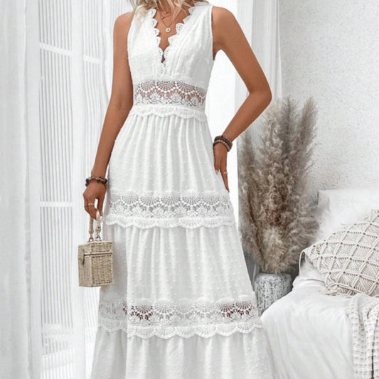 Robe sans manches à col en V et coutures en dentelle